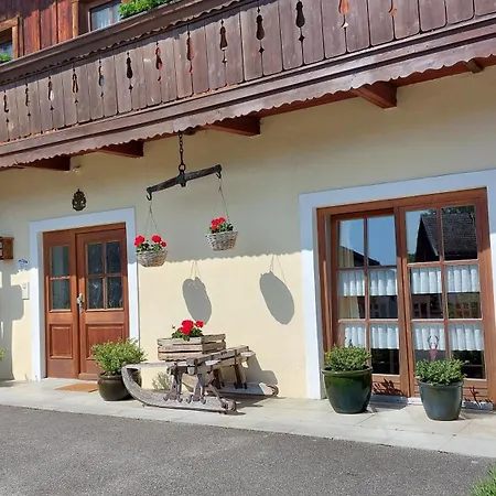 Gaestehaus Schoergenhofer * Waging am See