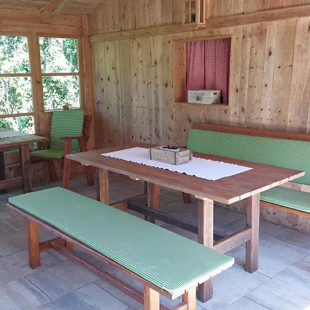 Gaestehaus Schoergenhofer * Waging am See